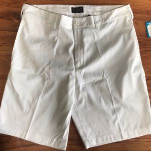 Men’s Columbia Omni wick golf shorts
